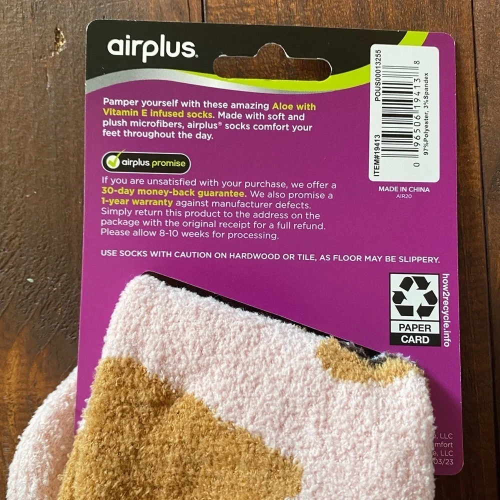 Women's Airplus Aloe Infused Socks Pink SMORE  Fuzzy Winter Warm NEW